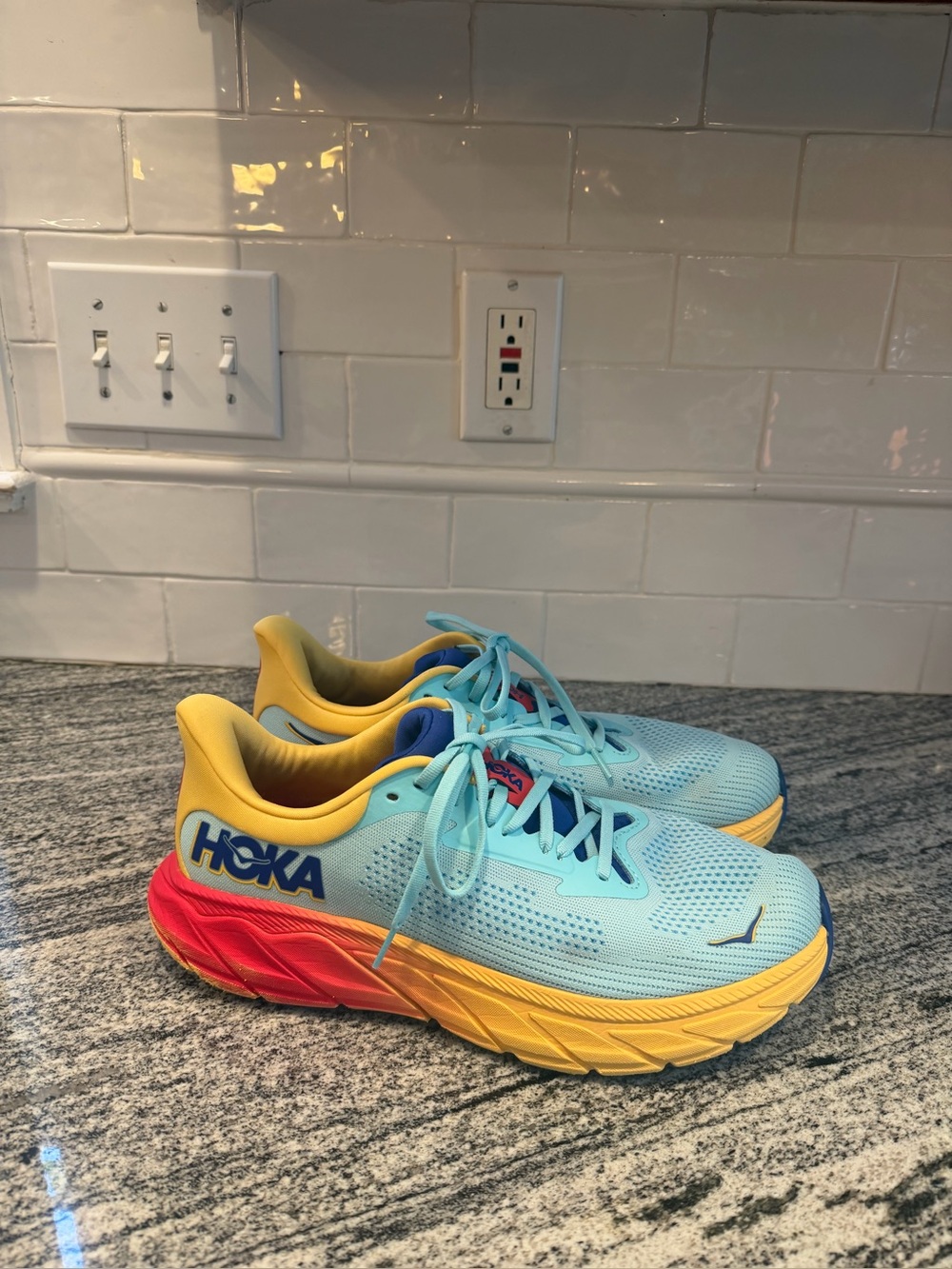 Men’s Hoka Arahi 7 Size 10.5